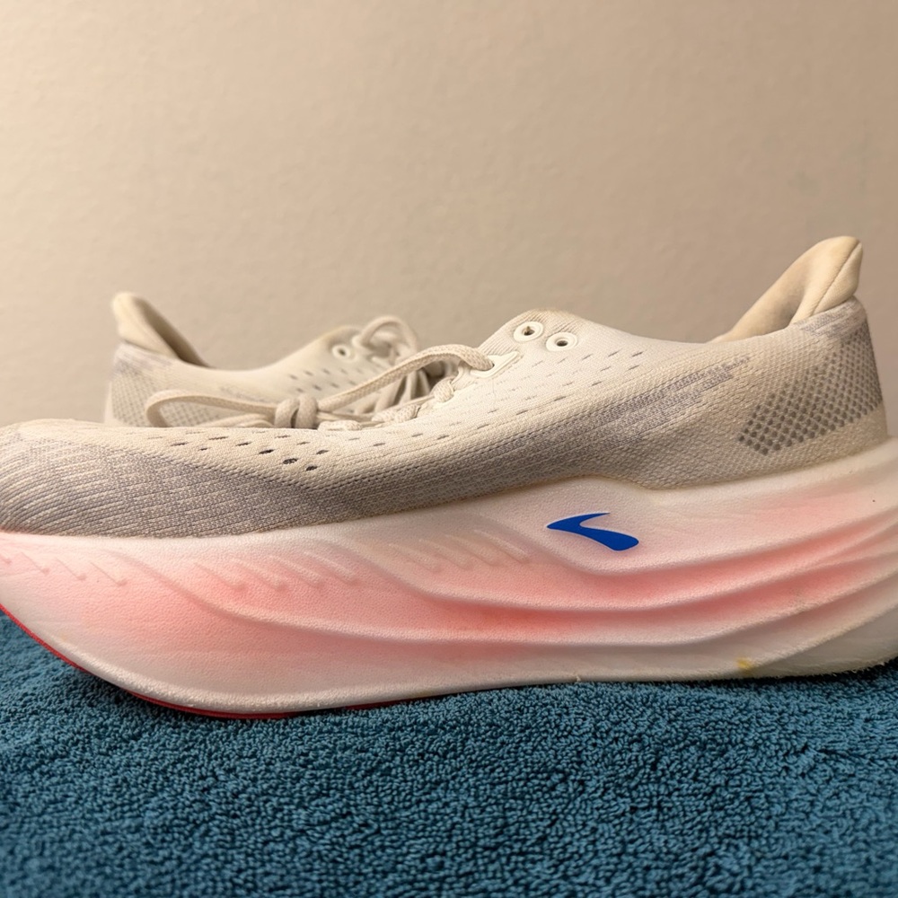 Brooks Glycerin Max Women's Running Athletic Shoes - White and Pink - Picture 5 of 9